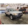 Image 7 : 2006 FORD ESCAPE, WHITE, 247267 KMS, FOUR WHEEL DRIVE. - DC08026