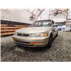 Image 2 : 2000 ACURA EL, GOLD, 233409 KMS, FRONT WHEEL DRIVE. - D906032