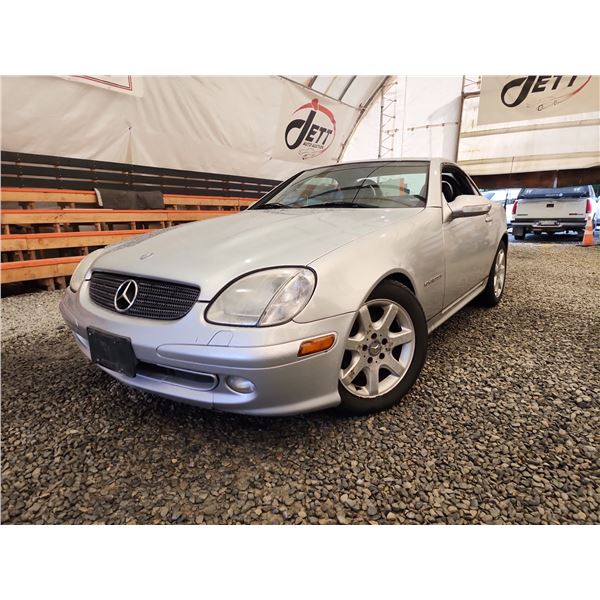 2002 MERCEDES SLK 230, GREY, 229017 KMS, REAR WHEEL DRIVE. - D256001