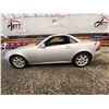 Image 23 : 2002 MERCEDES SLK 230, GREY, 229017 KMS, REAR WHEEL DRIVE. - D256001