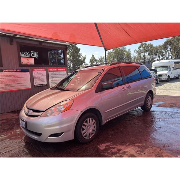 2008 TOYOTA SIENNA