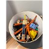 Image 2 : Tinker toy construction set