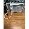 Image 1 : Window air conditioner