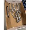 Image 1 : Wrenches