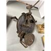 Image 1 : Hand grinder