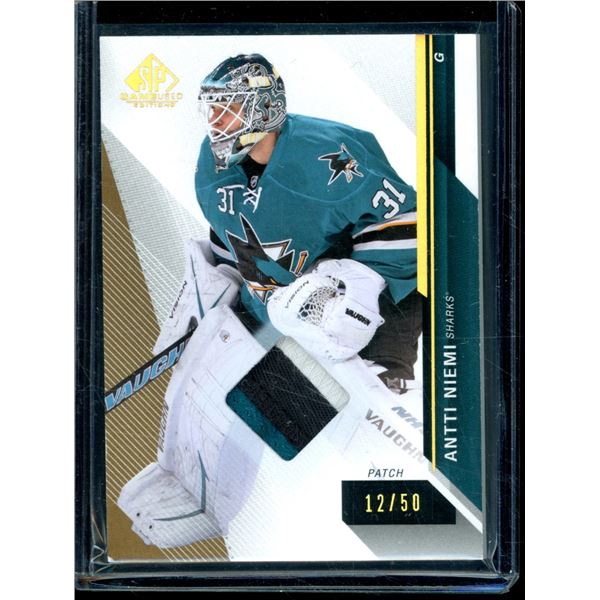 2014-15 SP Game Used Gold Spectrum Materials #43 Antti Niemi 12/50