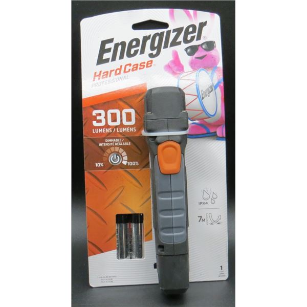 New Energizer Hard CASE LED Flashlight 300 Lumens Retails $30
