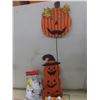 Image 2 : Halloween Decor: Spider Webs, Nightlights, 4 Napkin Packs, Metal Yard Stake, And More
