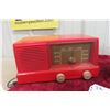 Image 2 : 2 Vintage Bakelite Radios; GE in Red & Coronado