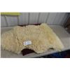 Image 1 : New Zealand Sheepskin Pelt - Measures 41” x 25”