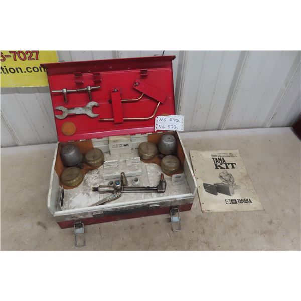 Tana Kit Torch in Case