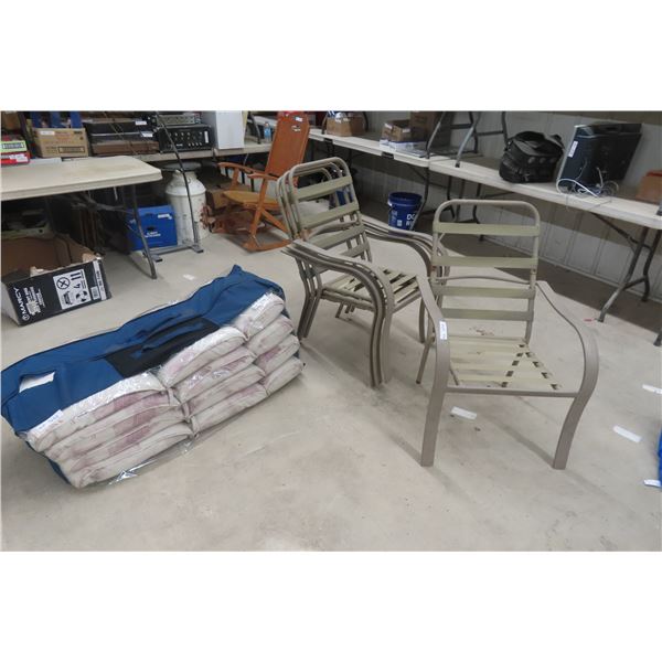 4 Patio Chairs w/ Cushions