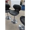 Image 3 : 3 Swivel/Adjustable Bar Stools 
