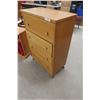 Image 2 : Dresser 43'' x 30'' x 16 1/2'' & Night Stand 27'' x 11 