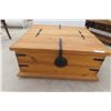 Image 1 : Rustic Coffee Table with Hinged Top for Storage 16'' x 