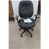 Image 1 : Office Chair - Appears New 