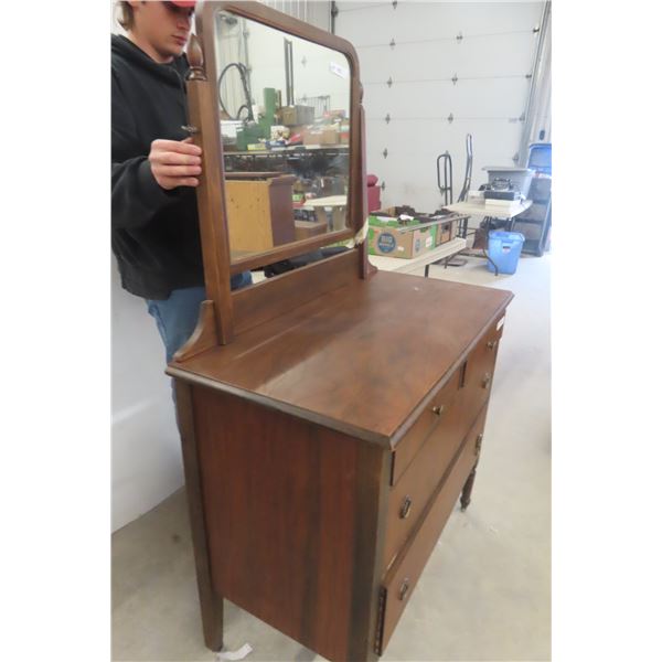 Dresser 36'' x 40'' x 20'' with Swing Mirror 28'' 
