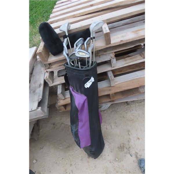 10 Spalding Right Handed Golf Clubs with