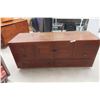 Image 1 : Oak 1/4 Cut Buffet Mission-Style 28'' x 66'' x 22'' 
