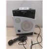 Image 1 : Karaoke machine powers on
