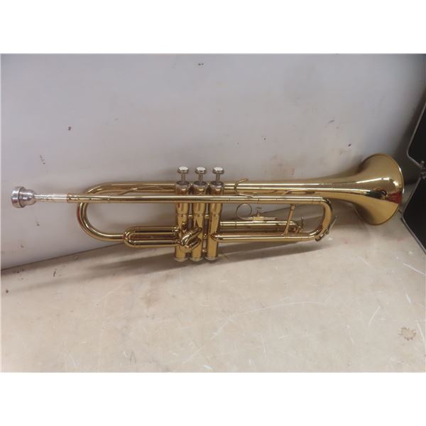 Jupiter-300 trumpet with case