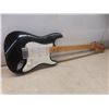 Image 2 : Fender Starcaster electric guitar with case and Behringer amp