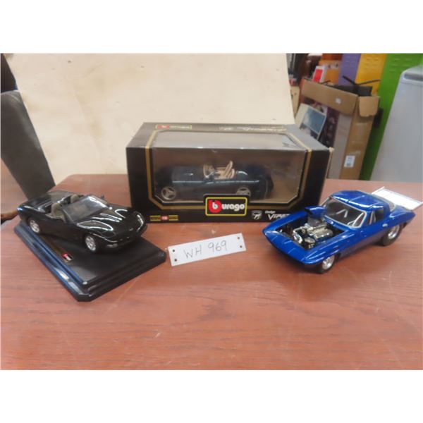 1993 Viper 1/18, 2000 Street Corvette 1/18, 1998 Corvette 1/24
