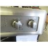 Image 8 : Maytag Stove Self-Cleaning Convection with Large 