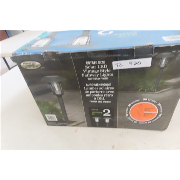 New naturally solar vintage style pathway light