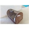 Image 2 : Antique Pet Carrier 12" x 16" x 10"