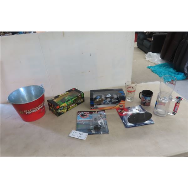 2x nascar 1 / 24 scale die cast cars in boxes / 1 / 43 scale driver figurine / snapon cup / hoot...