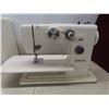 Image 2 : White Sewing Machine with Removable Sewing 