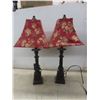 Image 2 : 2 Table Lamps 28'' Tall , 2 Toss Pillows 