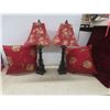 Image 8 : 2 Table Lamps 28'' Tall , 2 Toss Pillows 