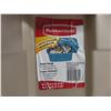 Image 4 : 9 Rubbermaid Plastic Totes in Assorted Sizes