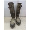 Image 8 : Baffin Rubber Boots Sz 10 & Cabelas Instinct Sz 10 Boots