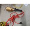 Image 8 : Extension Cords & Trouble Light