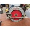 Image 2 : 5 Power Tools: B&d 7 1/4" Circular Saw, 3/8" Drill, Makita Driver, Bosch 7 1/4" Circular Saw +