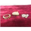 Image 2 : Fashion Jewelry, 18 Rings + Button Back Pin