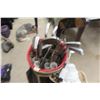 Image 2 : 10 Right Handed Golf Clubs with Bag and Cart