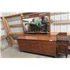 Image 1 : Dresser 30'' x 18'' x 66'' with Large Mirror 50'' x 36'' 