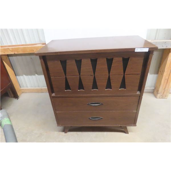 Dresser 38'' x 34'' x 18'' 