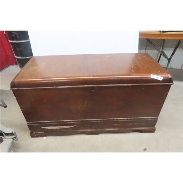 Cedar Chest 25'' x 46'' x 19'' 