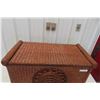 Image 2 : Wicker Chest with Hinged Top 38'' x 21'' x 20'' 