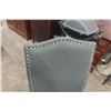 Image 7 : 8 Matching Dining Room Chairs 