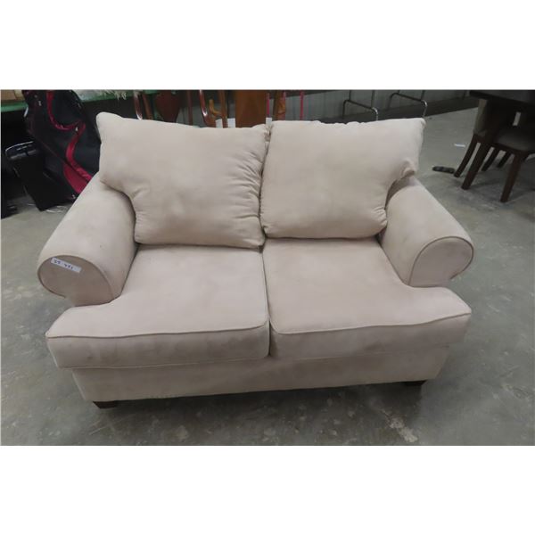 Love Seat 60'' Wide 