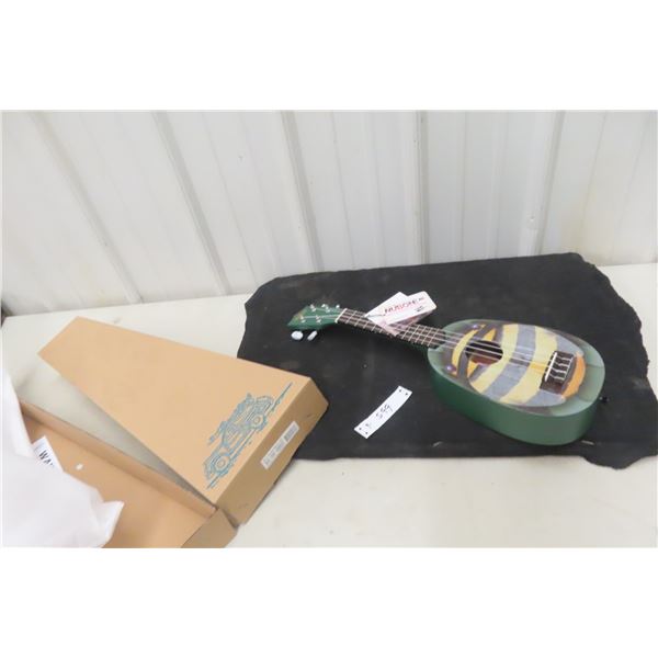 Kala KA-NV-Hbee Ukulele with Box 