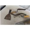 Image 2 : Trowels & More Trowels 