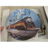 Image 8 : 8 Railroad Collector Plates With Wooden Frame Including 4 Additional Collector Plates