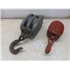 Image 1 : 2 Wooden Pulleys